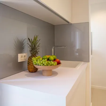 Center * ماكارسكا